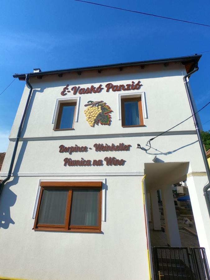 Bed and Breakfast É-Vaskó Panzió Borpince Tokaj Exterior foto
